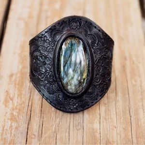 BUFFALO GIRL BLACK LEATHER CUFF BRACELET WITH LABRADORITE